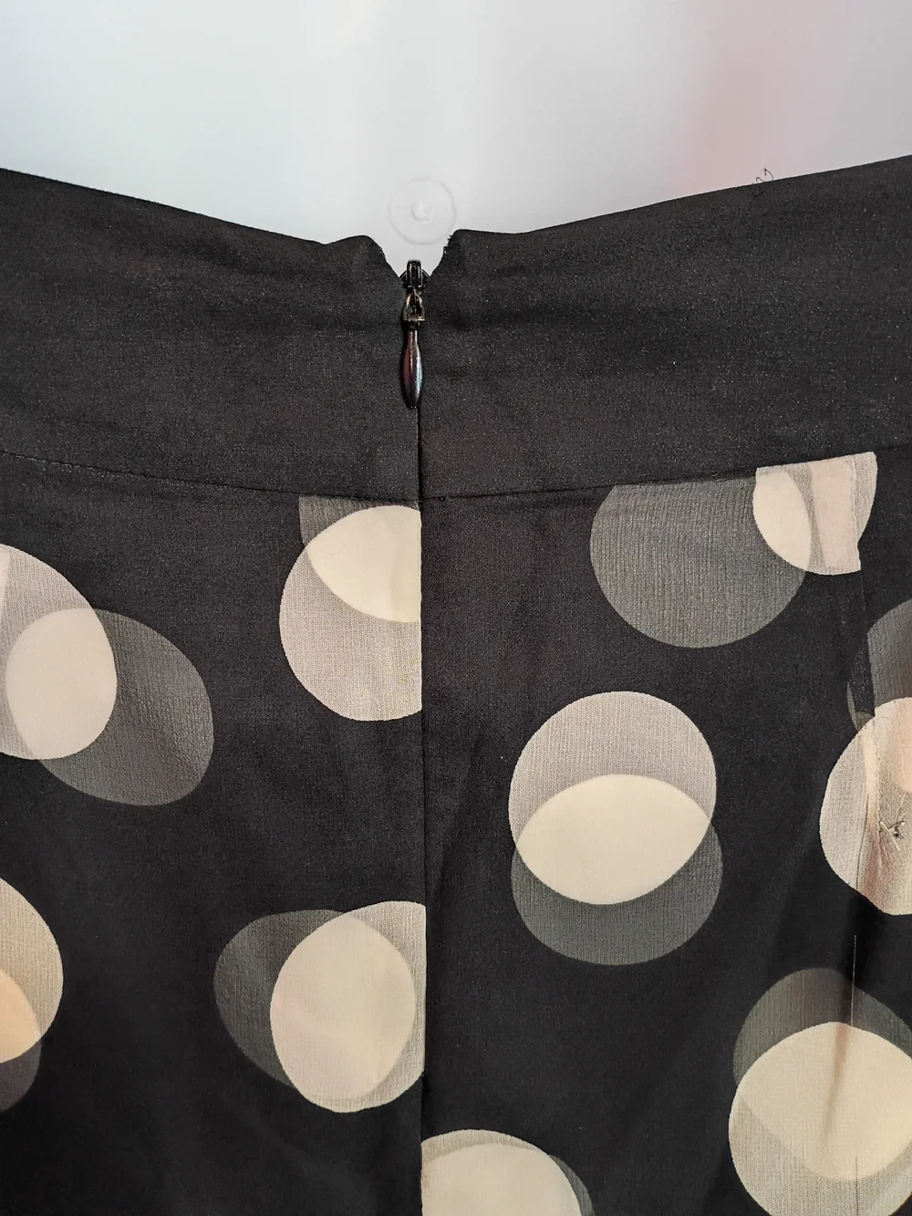 🛍️ BUNDLE ONLY🛍️Ann Taylor Black 100 % Silk Skirt with Cream Polka Dots